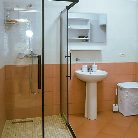 Apartment Sunrise Near The Center *