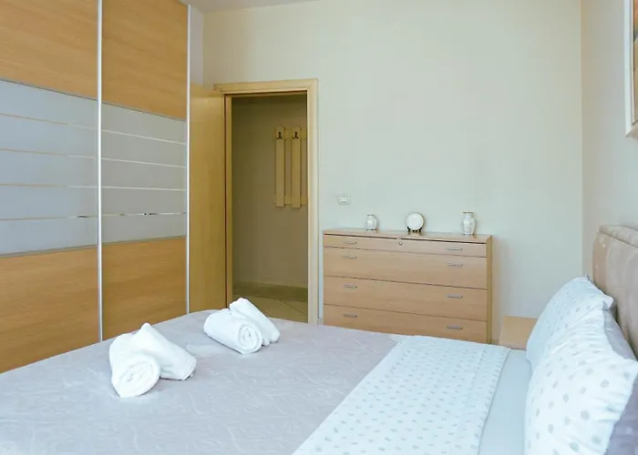 Sunrise Near The Center Διαμέρισμα